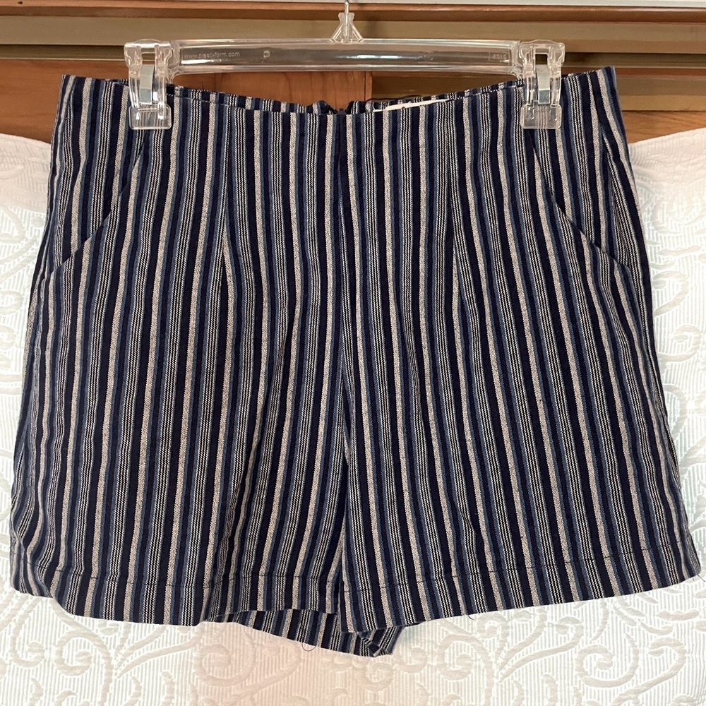 Striped Shorts - Picture 3 of 4